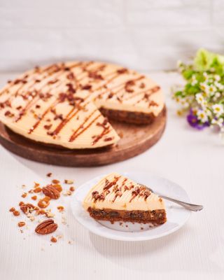 🌰 Podzimní kouzlo v každém soustu! 🍂 Bohatá chuť a vůně pekanových ořechů a slaný karamel, který se vám doslova rozplývá...